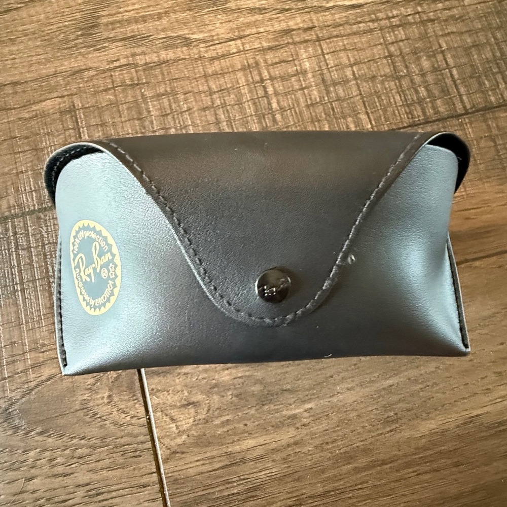 Vintage Ray-Ban Luxottica Black Hard Shell Sunglasses Case Snap Closure